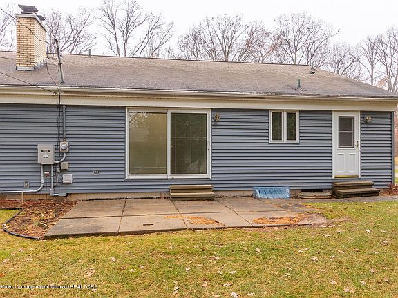 5th image of 332 S Circle Dr