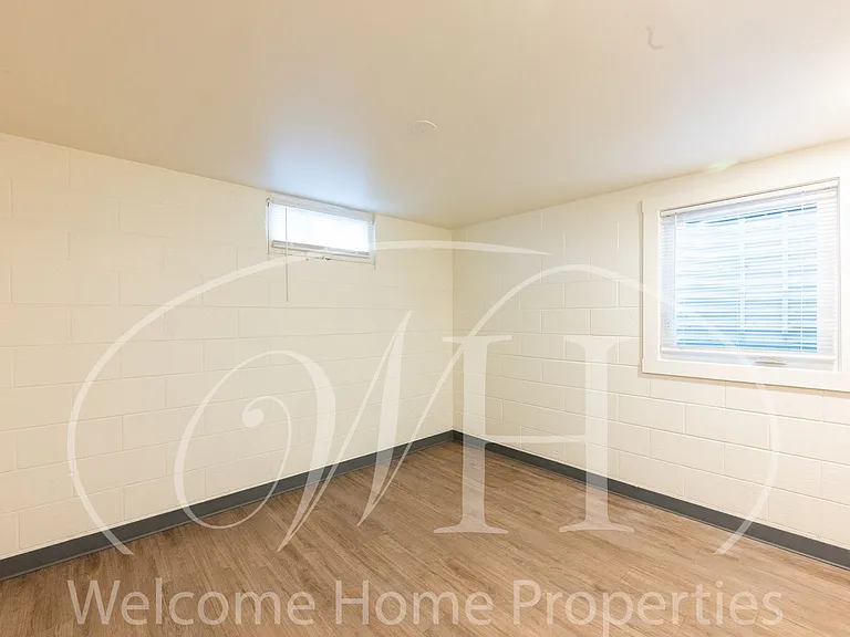 427 E Pine St — Photo 12