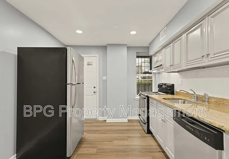 1033 5th St NE #BASEMENT — Photo 10