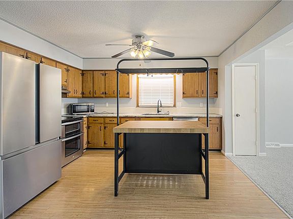 5th image of 3925 S Bedford Ave