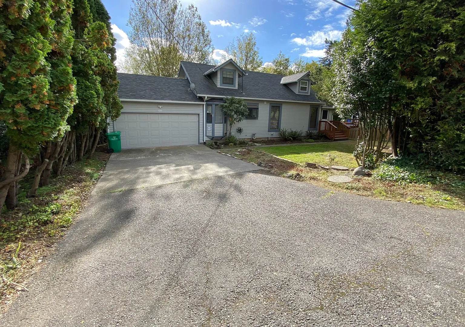 Beautifully Updated SW Portland Home in Excellent Location, Easy Access to I-5 and Barbur Blvd.! — Photo 2