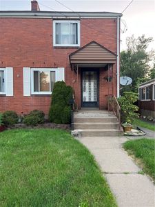 906 Liberty St, Duquesne, PA, 15110