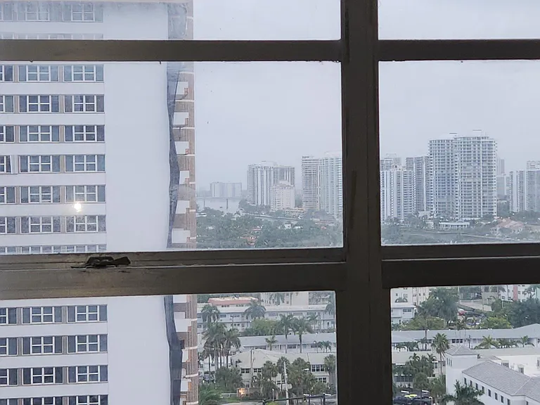 1980 S Ocean Dr #17 — Photo 25