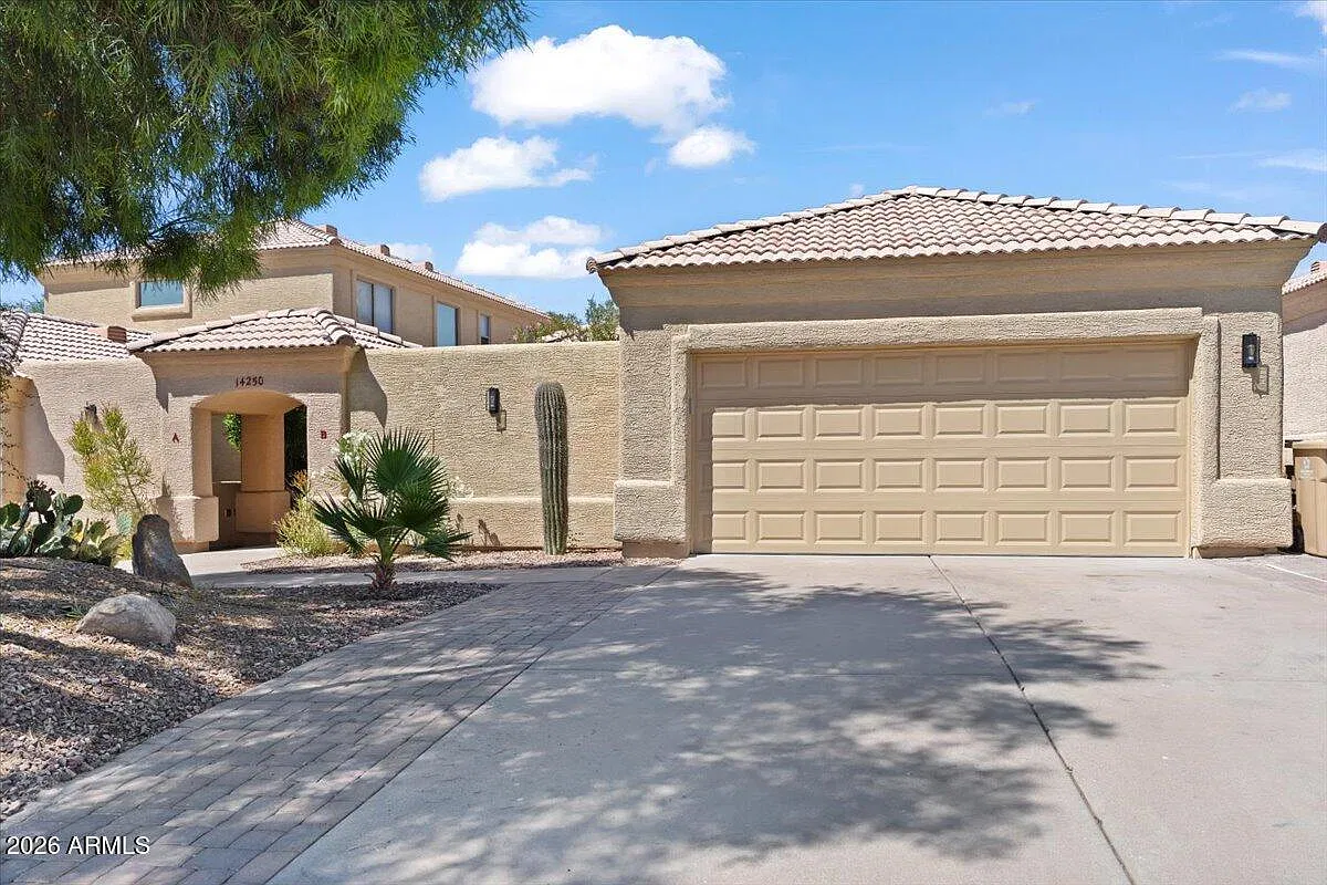 3 bed, 2.0 bath, 1432 sqft, $2,450 — Photo 1