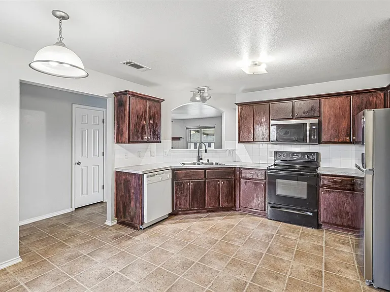 1309 Marlee Cir — Photo 11