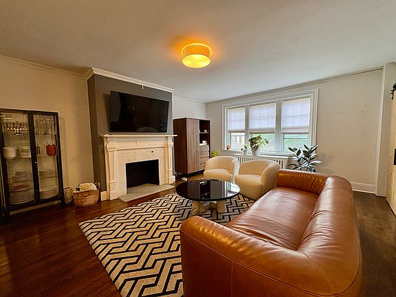 2nd image of 6 Lanark Rd APT 1