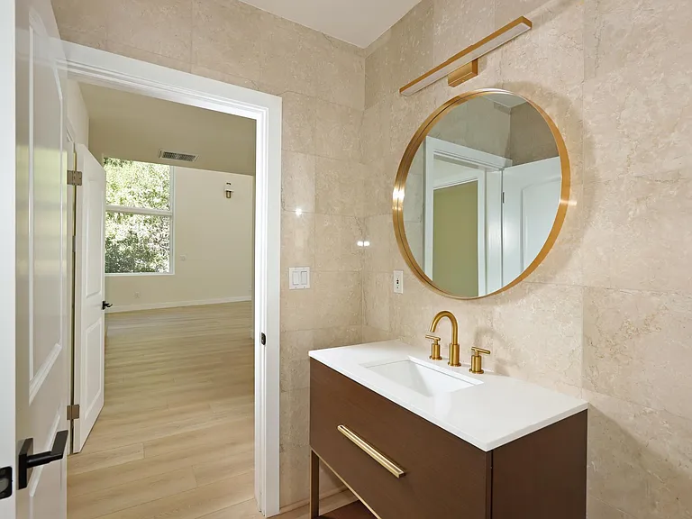 1827 Hill Dr — Photo 7