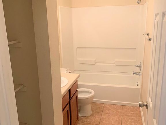 3rd image of 10618 Mathom Lndg APT 3