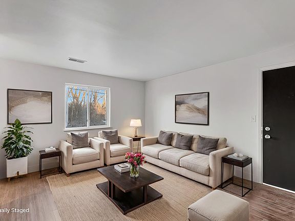 2nd image of 8 Bordeaux Dr #4