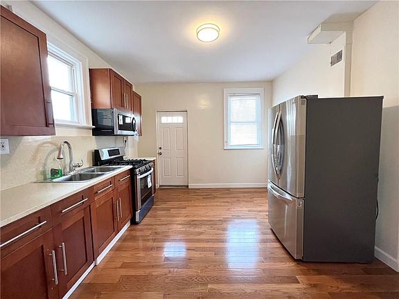 5th image of 205 E Prospect Ave #1