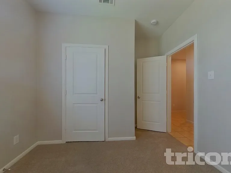 324 Foxhunter St — Photo 10