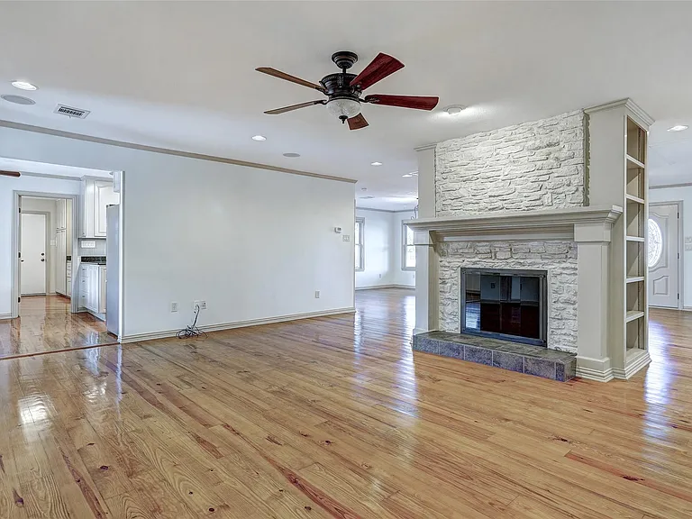 800 County Road 117 — Photo 28