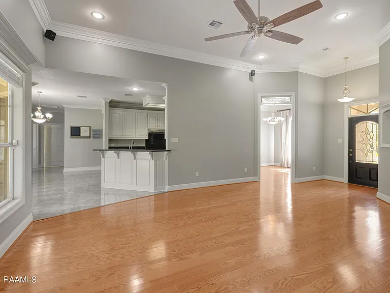 106 Anslem Dr — Photo 5