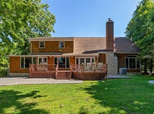 4 Sutton Ct, Great Neck, NY 11021