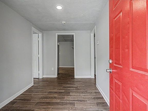 5th image of 8012 Green St