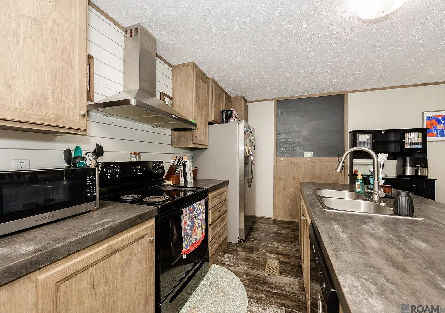 3 bed, 1080 sqft, $1,300 — Photo 3