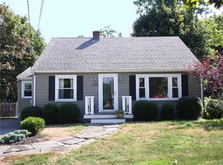 1322 Hope St, Bristol, RI 02809