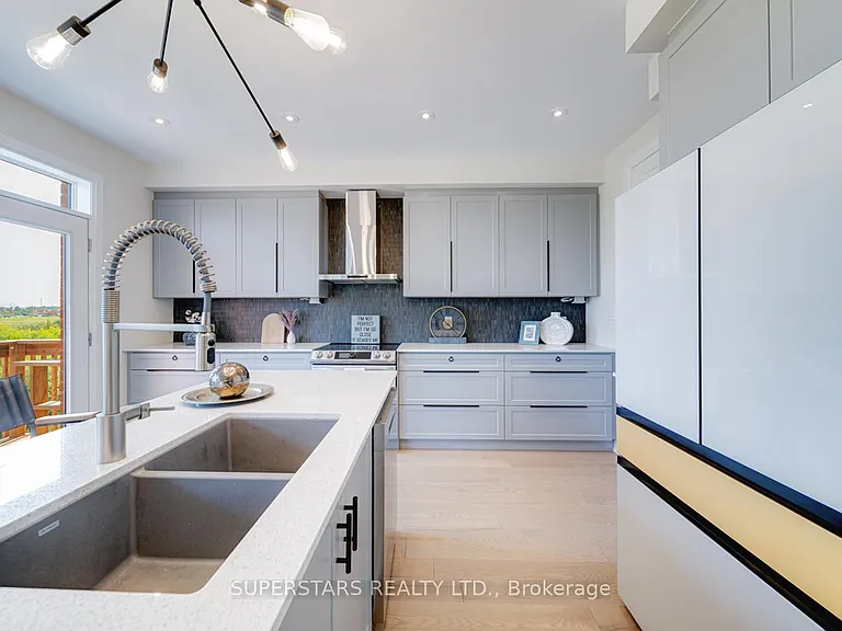 33 John Dallimore Dr — Photo 12
