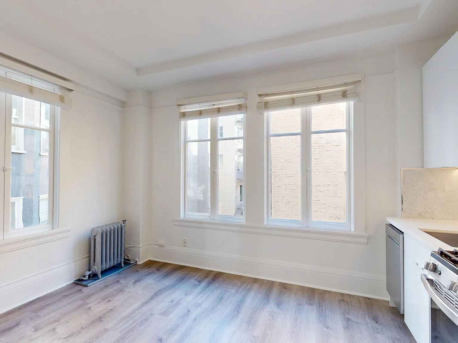 Spacious 1BR Apartment Near Union Square | In-Unit Laundry | Pet Friendly — Photo 4