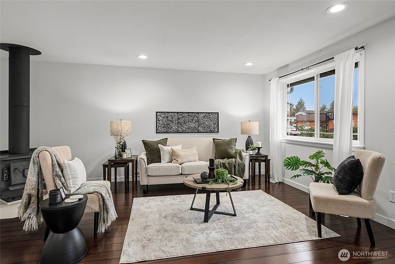 5th image of 732 Natalie Place