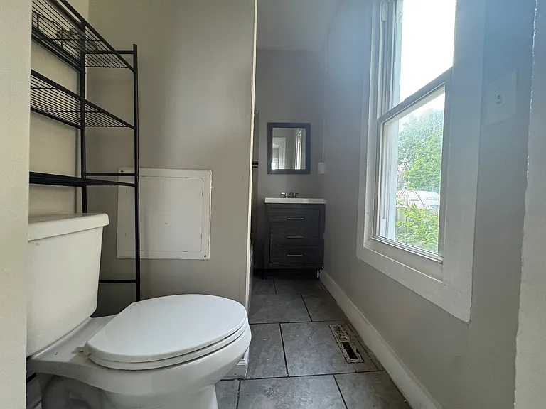 187 Wolcott St #1 — Photo 4