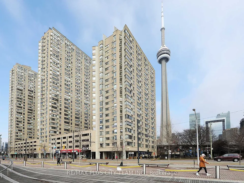 250 Queens Quay W #1702