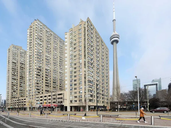 250 Queens Quay W #1702, Toronto, ON M5J 2N2
