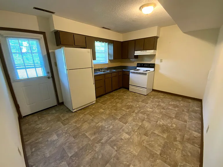 560 N East Park Ln — Photo 66