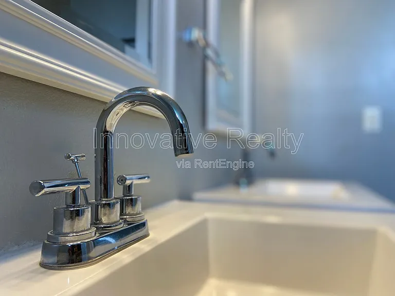 1025 Derbyshire Dr — Photo 15