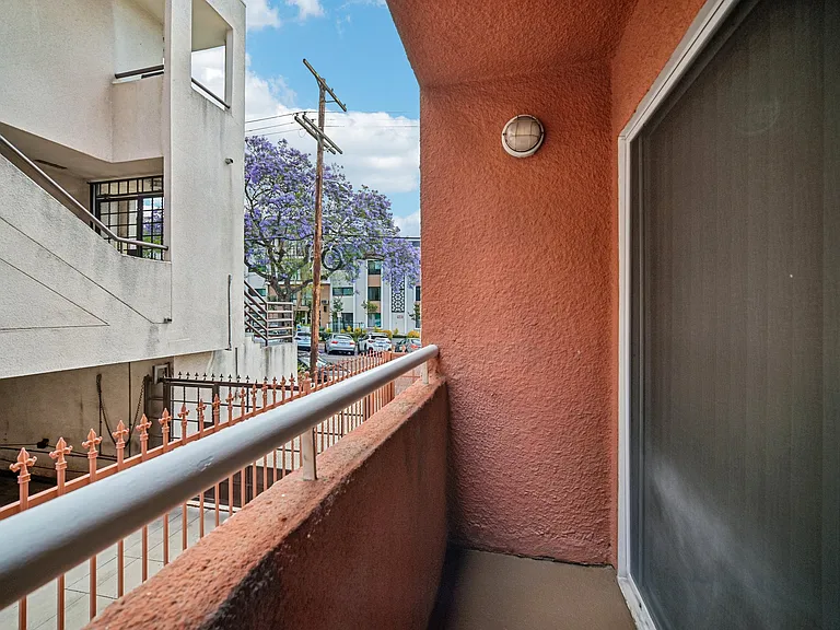 1939 Tamarind Ave #7 — Photo 13