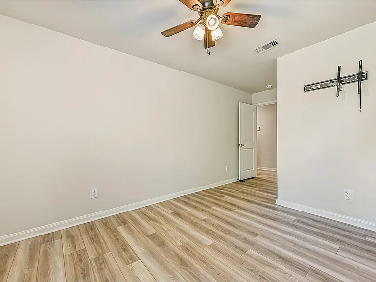 23144 Shakespeare Dr — Photo 23