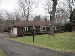 211 Okinawa Dr, New Castle, PA