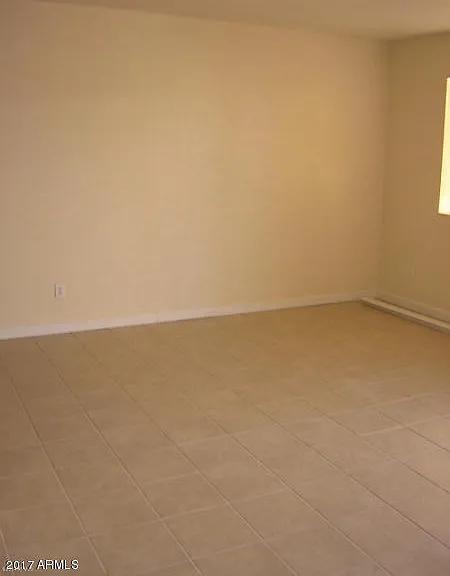 4940 E Holly St #B — Photo 7