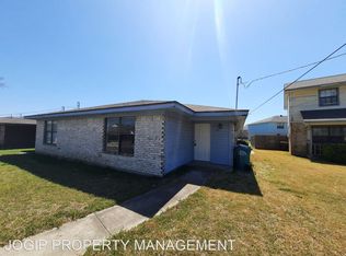 611 Gardenview Cir, Denton, TX 76207