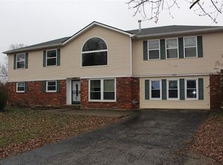 8843 E 121st St, Fishers, IN 46038