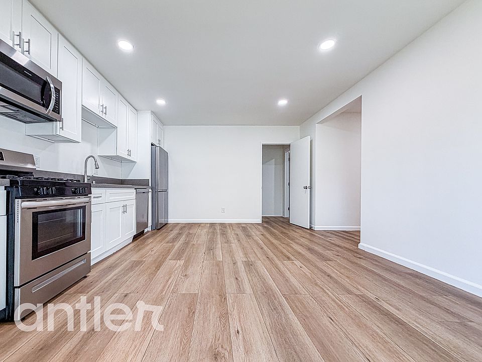 1st image of 1001 N Hayworth Ave #L1