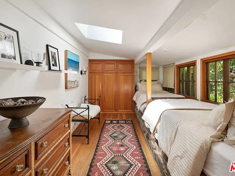 913A Fernwood Pacific Dr — Photo 18