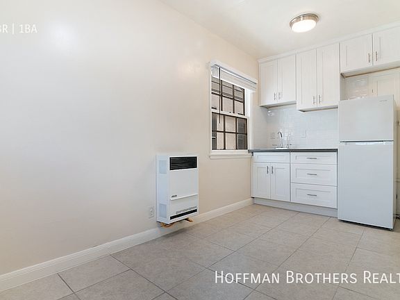2nd image of 705 Crenshaw Blvd #3