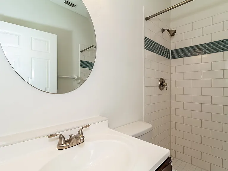 996 Maple Ct — Photo 13