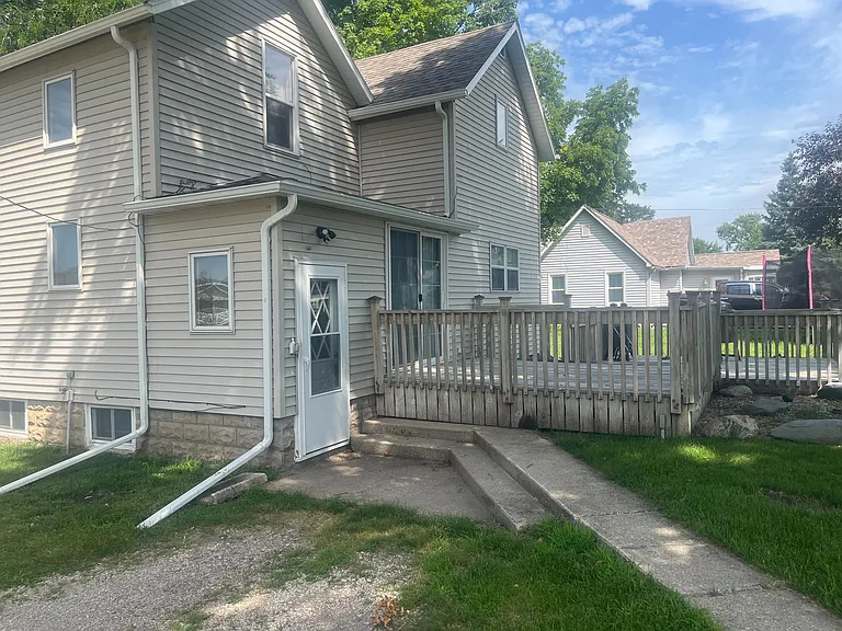 518 S Lucas Ave — Photo 2