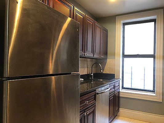 3rd image of 550 W 163rd St #47A