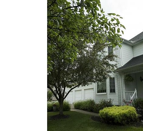 3rd image of 2056 McClaren Ln