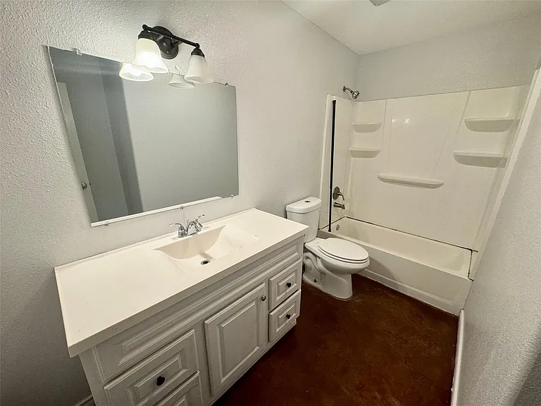 709 San Saba St #A — Photo 14