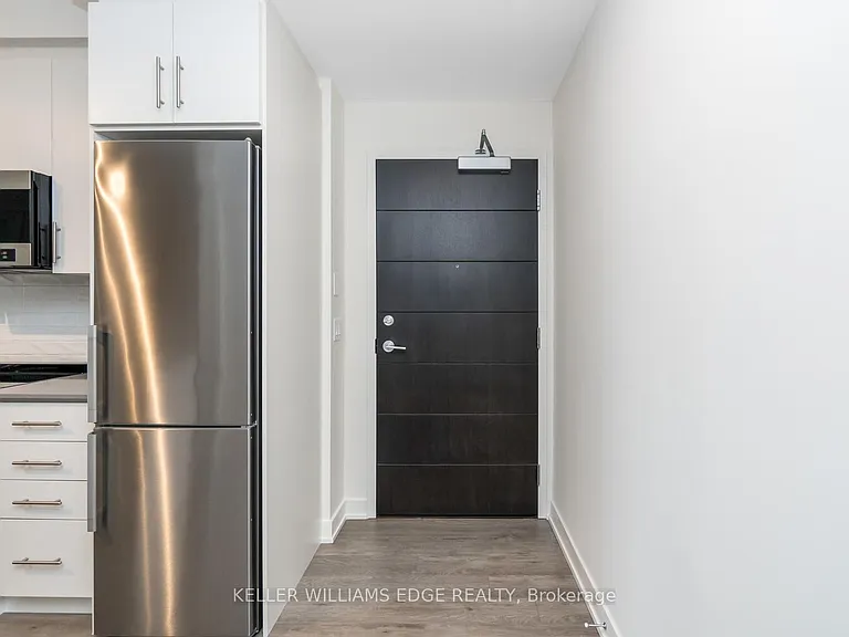 212 King William St #502 — Photo 4