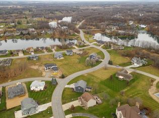 68 Levanno Dr, Crown Point, IN 46307