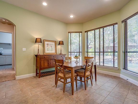 5th image of 1532 Penny Ln