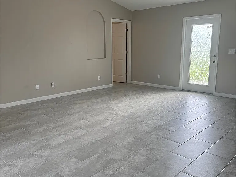 3716 SW 15th Pl — Photo 7