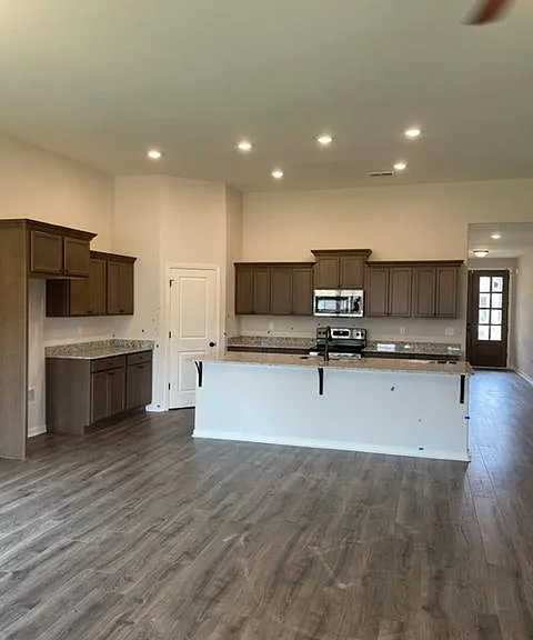 80 Briar Hollow Ln — Photo 5