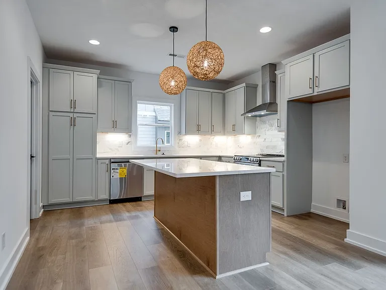 862 W Sharpe Ave #1 — Photo 9