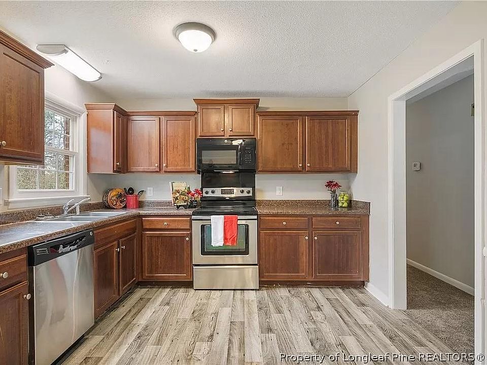 1st image of 128 Brewster Dr